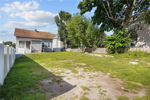 250 Lockwood St, Providence, RI 02907