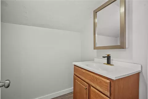 Bath - 91 Harvard Ave, Warwick, RI 02889 photo 1 of 4