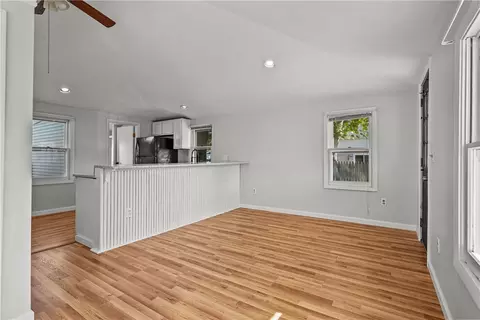 Living - 91 Harvard Ave, Warwick, RI 02889 photo 6 of 8