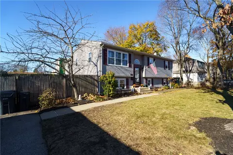 127 Aborn Ave, Warwick, RI 02888