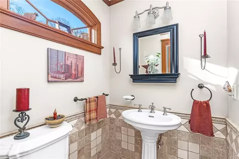 9 Sylvan Ln, Westerly, RI 02891 photo 10