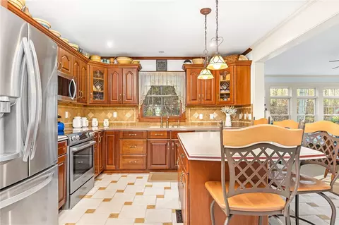 9 Sylvan Ln, Westerly, RI 02891 photo 7
