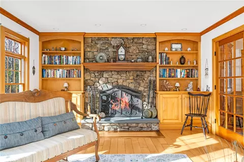 9 Sylvan Ln, Westerly, RI 02891 photo 11