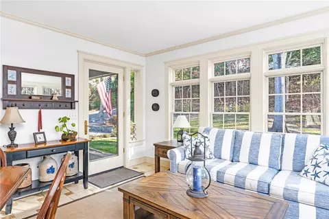9 Sylvan Ln, Westerly, RI 02891 photo 4