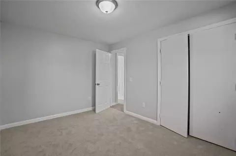 Bedroom - 127 Bleachery Ct, Warwick, RI 02886 photo 2 of 4
