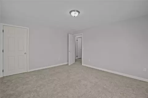 Bedroom - 127 Bleachery Ct, Warwick, RI 02886 photo 4 of 4