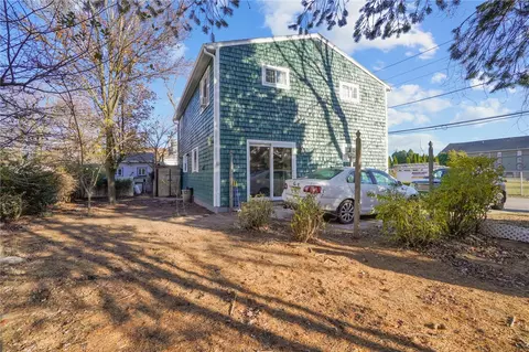 Exterior - 127 Bleachery Ct, Warwick, RI 02886 photo 2 of 3