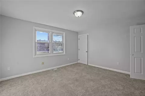 Bedroom - 127 Bleachery Ct, Warwick, RI 02886 photo 1 of 4