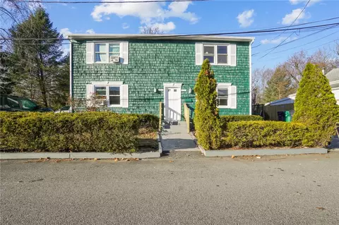 127 Bleachery Ct, Warwick, RI 02886