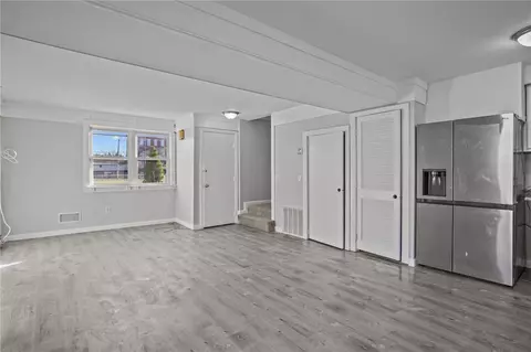 Living - 127 Bleachery Ct, Warwick, RI 02886 photo 2 of 2