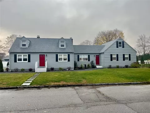 110 Overlook Dr, East Greenwich, RI 02818