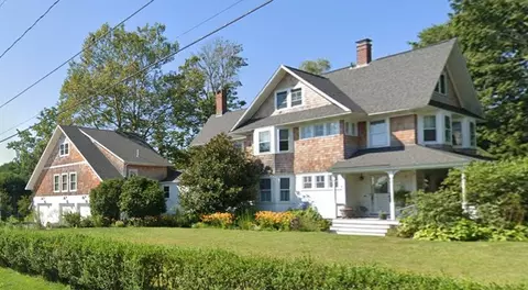 53 Ferry Rd, Saunderstown, RI 02874
