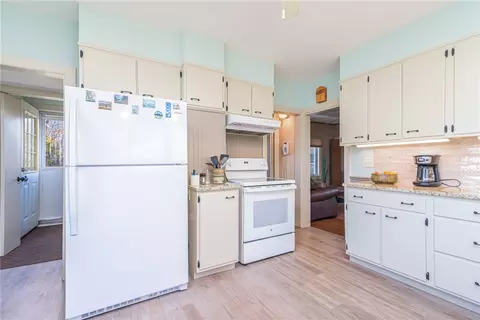 Kitchen - 43 Chester Ave, Warwick, RI 02889 photo 3 of 4