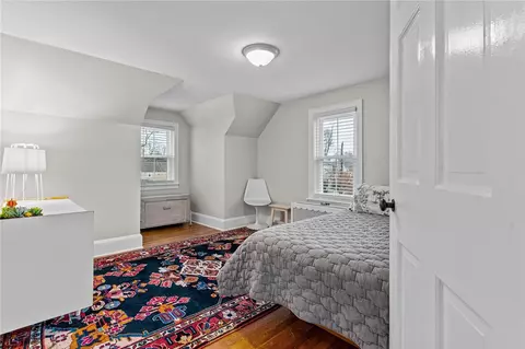 Bedroom - 31 Intervale Rd, Cranston, RI 02910 photo 6 of 8