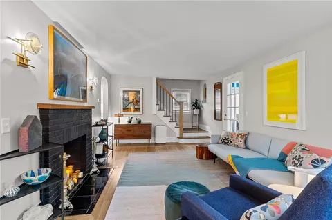 Living - 31 Intervale Rd, Cranston, RI 02910 photo 2 of 4