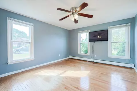 Living - 8 Evie Dr, Warren, RI 02885 photo 2 of 2