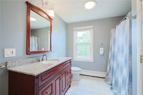 Bath - 8 Evie Dr, Warren, RI 02885 photo 1 of 2