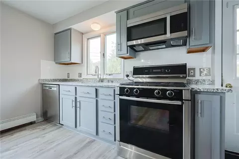 Kitchen - 8 Evie Dr, Warren, RI 02885 photo 2 of 4