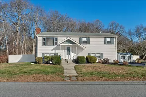 48 Lucy Ln, Somerset, MA 02726