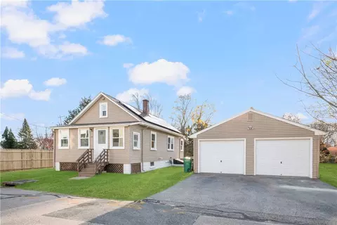 14 Wheeler St, Warwick, RI 02889
