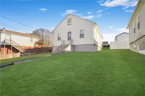 1688 Bay St, Fall River, MA 02724 photo 5