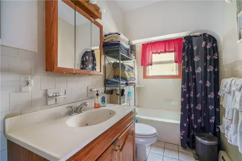 1688 Bay St, Fall River, MA 02724 photo 35