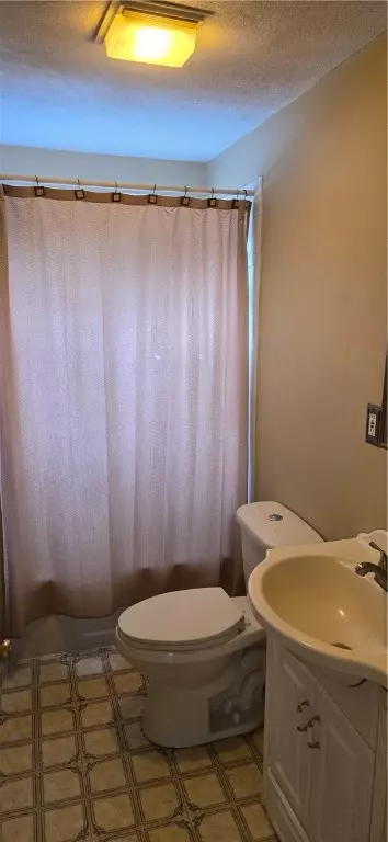 Bath - 24 Arthur Ave, Woonsocket, RI 02895 photo 1 of 2