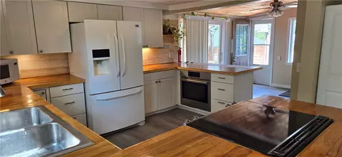 Kitchen - 24 Arthur Ave, Woonsocket, RI 02895 photo 4 of 5