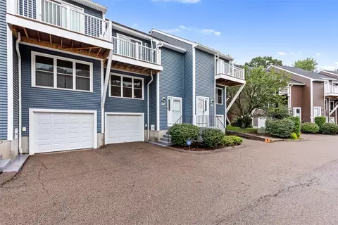 101 S Avenue Ave #1002, Attleboro, MA 02703