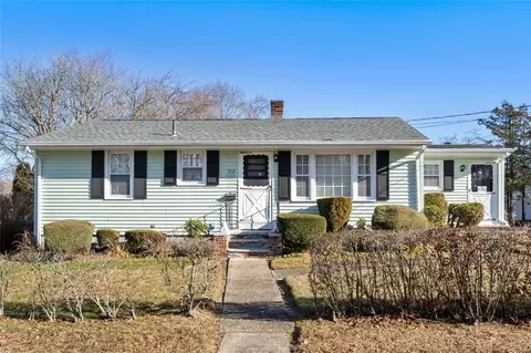 212 Lockwood St, West Warwick, RI 02893