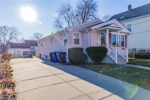 75 Leonard Ave, East Providence, RI 02914