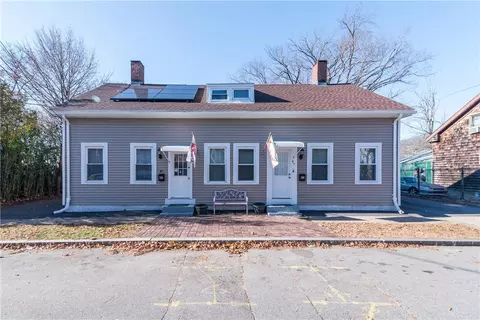 47 Maple St, Cranston, RI 02910