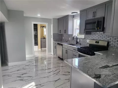 55 Boutwell St, Pawtucket, RI 02860
