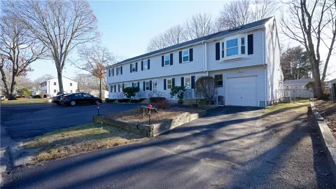 40 Lawn St, Attleboro, MA 02703