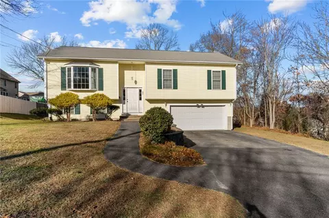 57 Sycamore St, Woonsocket, RI 02895 photo 3