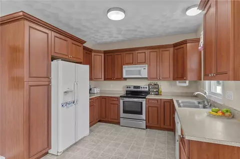 57 Sycamore St, Woonsocket, RI 02895 photo 31