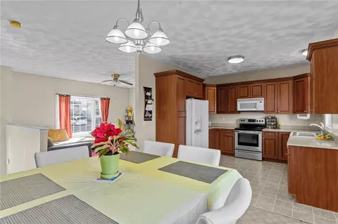 57 Sycamore St, Woonsocket, RI 02895 photo 28