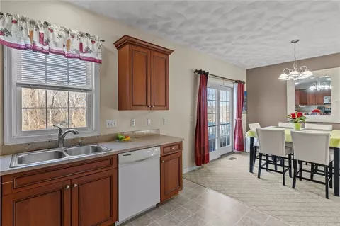 57 Sycamore St, Woonsocket, RI 02895 photo 25
