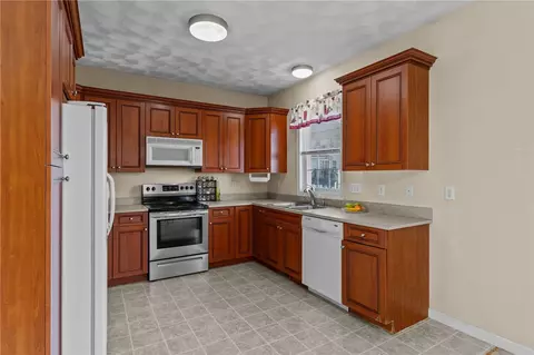 57 Sycamore St, Woonsocket, RI 02895 photo 16