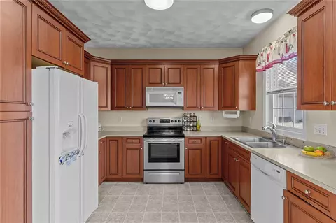 57 Sycamore St, Woonsocket, RI 02895 photo 27