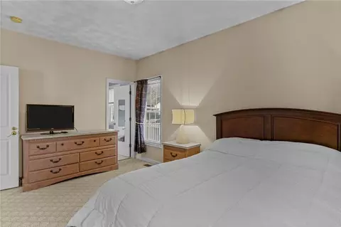 57 Sycamore St, Woonsocket, RI 02895 photo 8