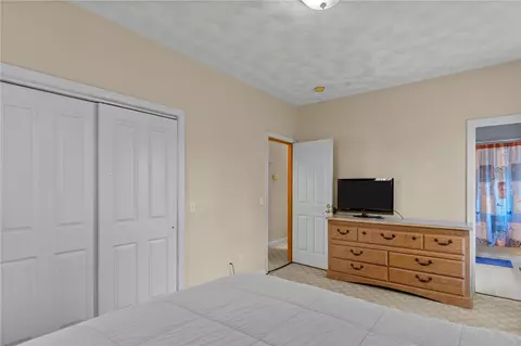 57 Sycamore St, Woonsocket, RI 02895 photo 9