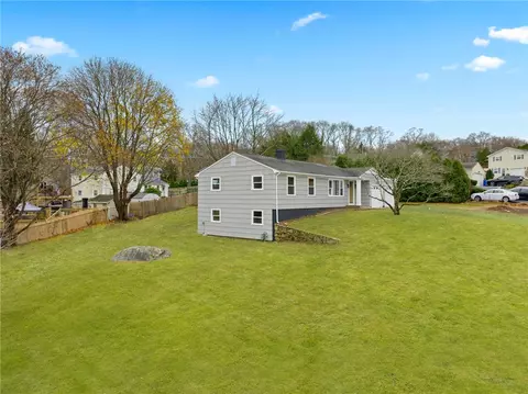 45 Greenbriar Rd, West Warwick, RI 02893