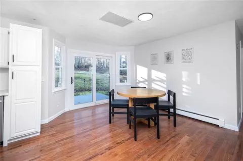 301 Oregon Ave, Woonsocket, RI 02895 photo 7