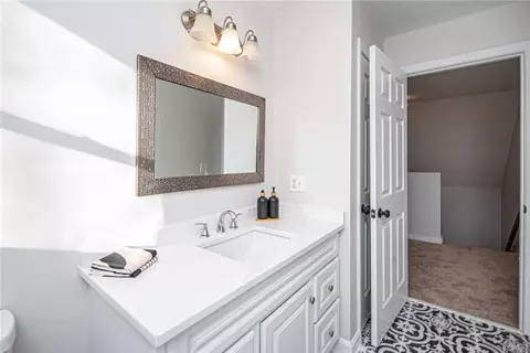 301 Oregon Ave, Woonsocket, RI 02895 photo 23
