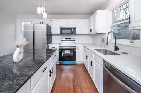 301 Oregon Ave, Woonsocket, RI 02895 photo 5