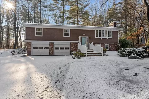 17 Ernest Rd, Glocester, RI 02857