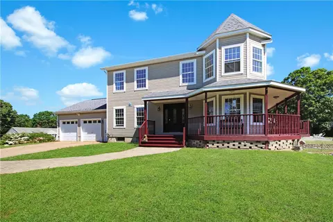 39 Moonlight Dr, Westerly, RI 02891