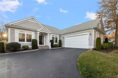 20 Fry Brook Dr, East Greenwich, RI 02818