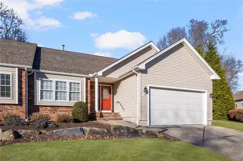 120 Spencer Woods Dr #120, East Greenwich, RI 02818